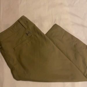 Under Armour tan heat gear shorts